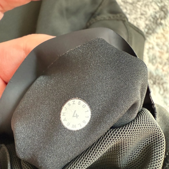 Lululemon In Movement Crop *Everlux 19" - Picture 6 of 10